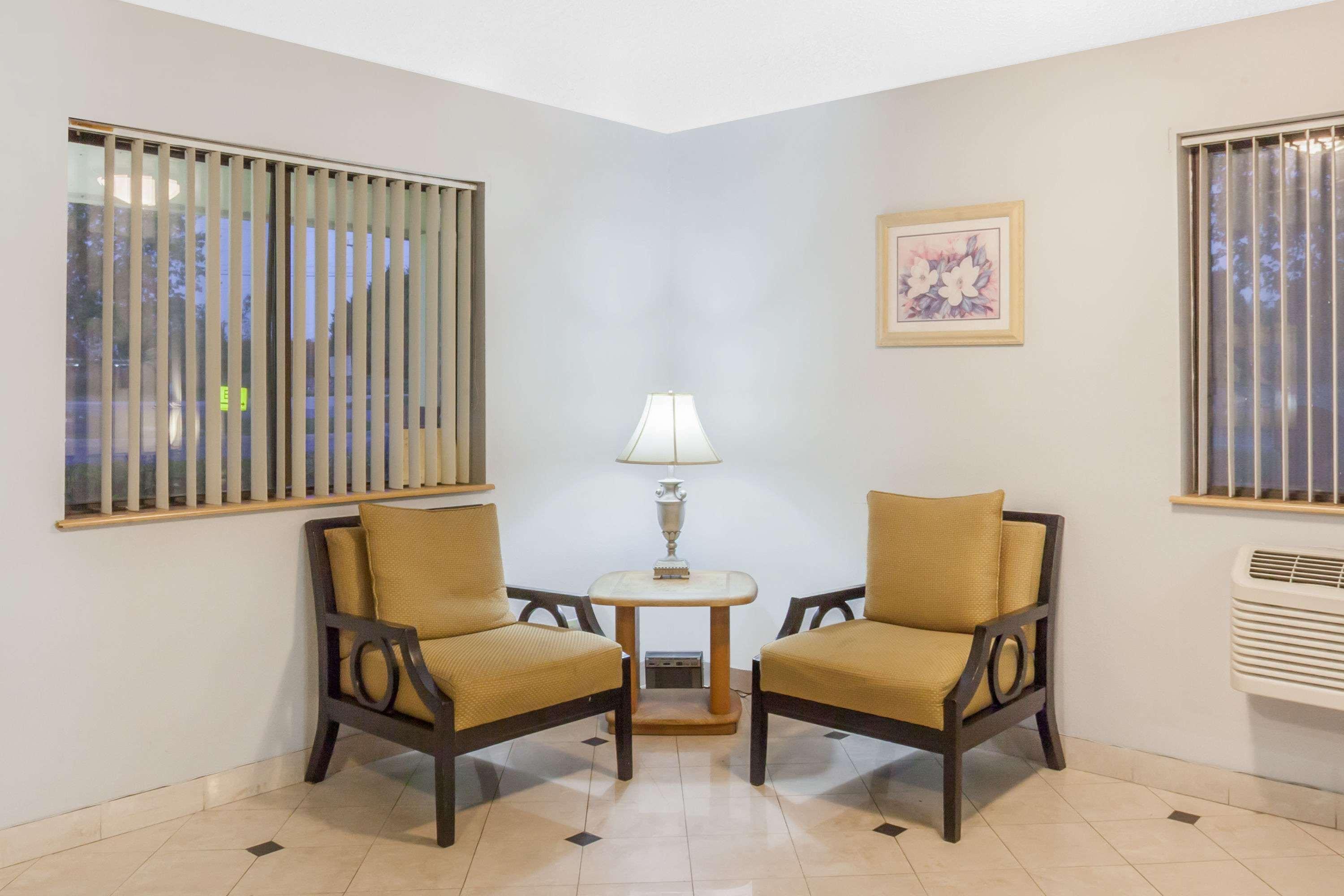 מלון Super 8 By Wyndham Charlotte/Amusement Park Area מראה חיצוני תמונה