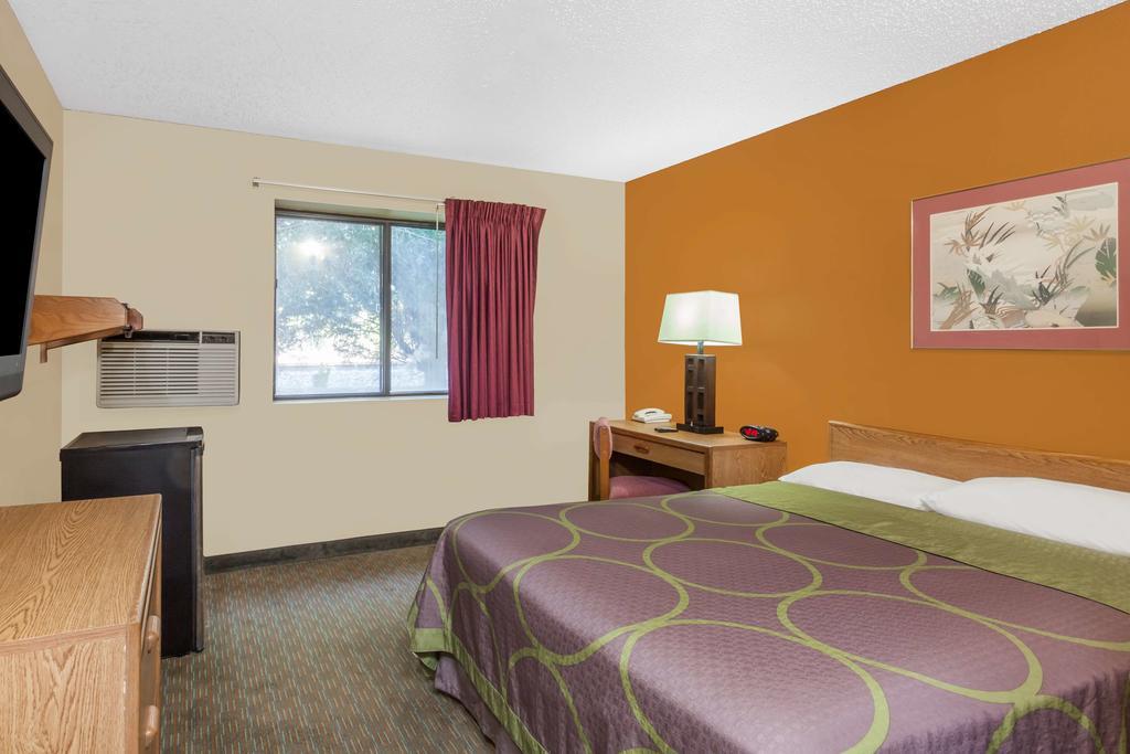 מלון Super 8 By Wyndham Charlotte/Amusement Park Area מראה חיצוני תמונה